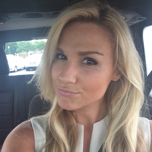 Meet your Posher, Taylor - Picture 5 of 5